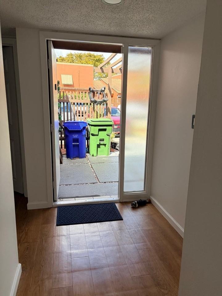 1641 Fairway Rd - Photo 4 of 23