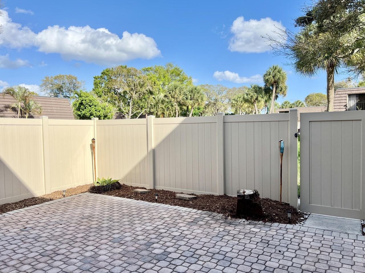 7206 72nd Way - Photo 3 of 26