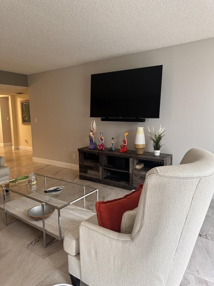 6698 10th Ave N Apt 116 - Photo 5 of 38