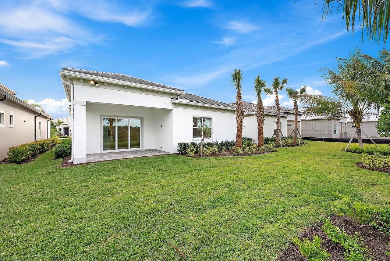 10720 Northbrook Cir - Photo 3 of 50