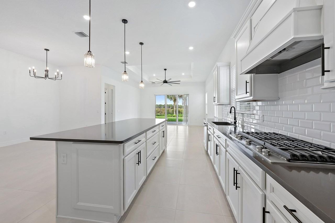 10720 Northbrook Cir - Photo 6 of 50