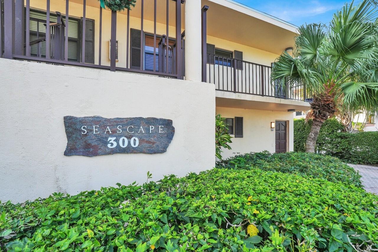 300 Inlet Way Apt 2 - Photo 3 of 25