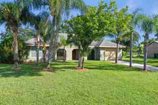 737 Sw Belmont Cir - Photo 1 of 1