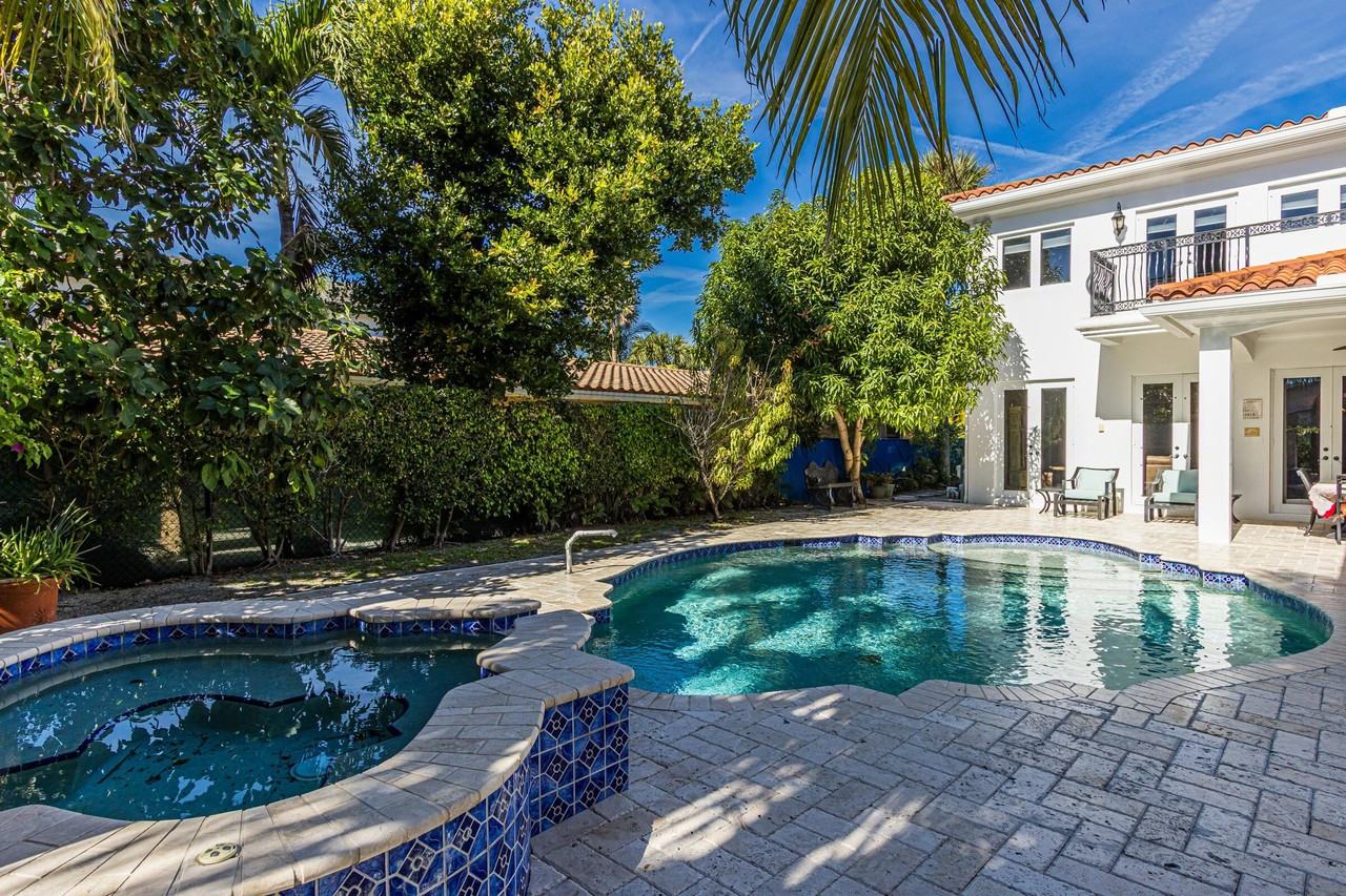 860 Park Dr E - Photo 7 of 50