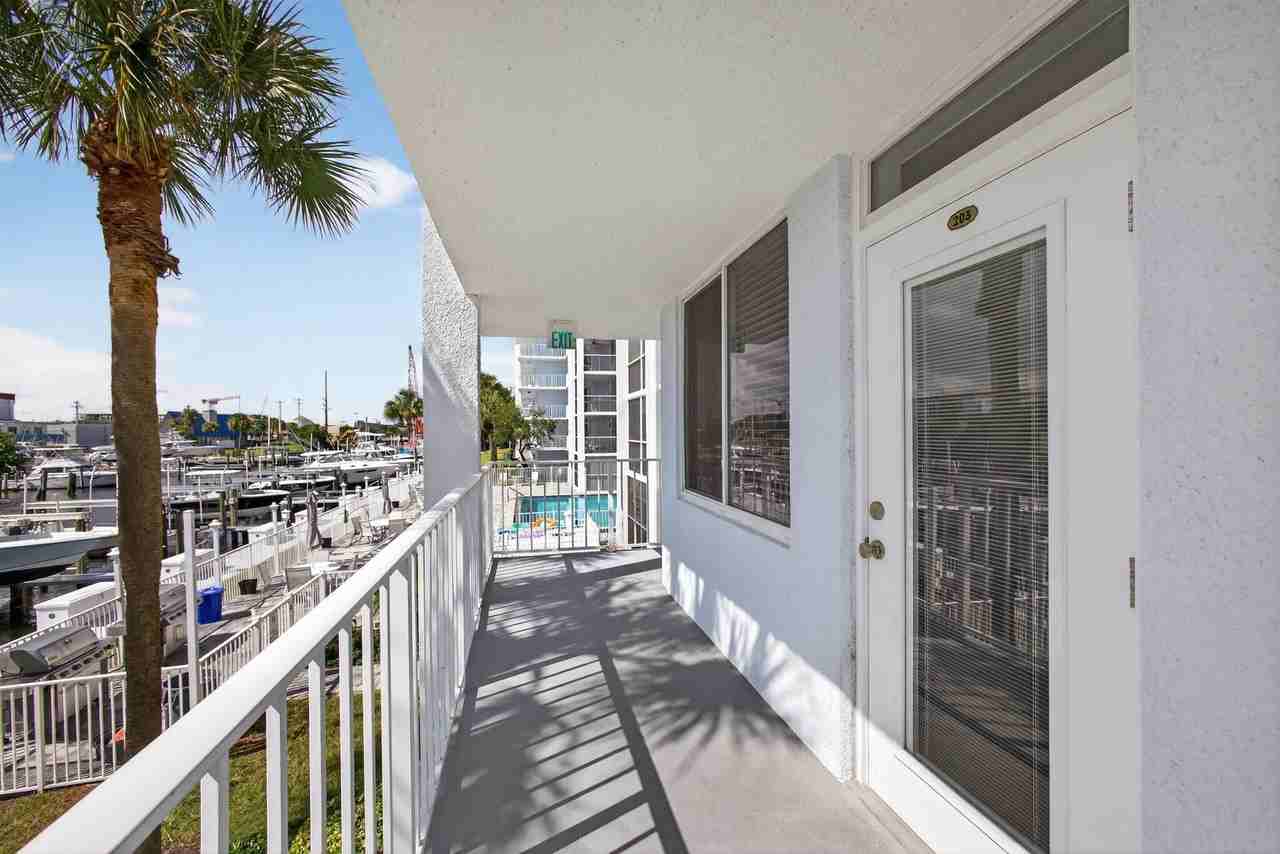 104 Paradise Harbour Blvd Apt 203 - Photo 6 of 27