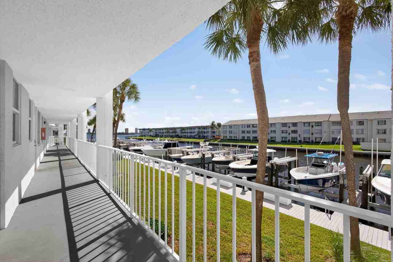 104 Paradise Harbour Blvd Apt 203 - Photo 7 of 27