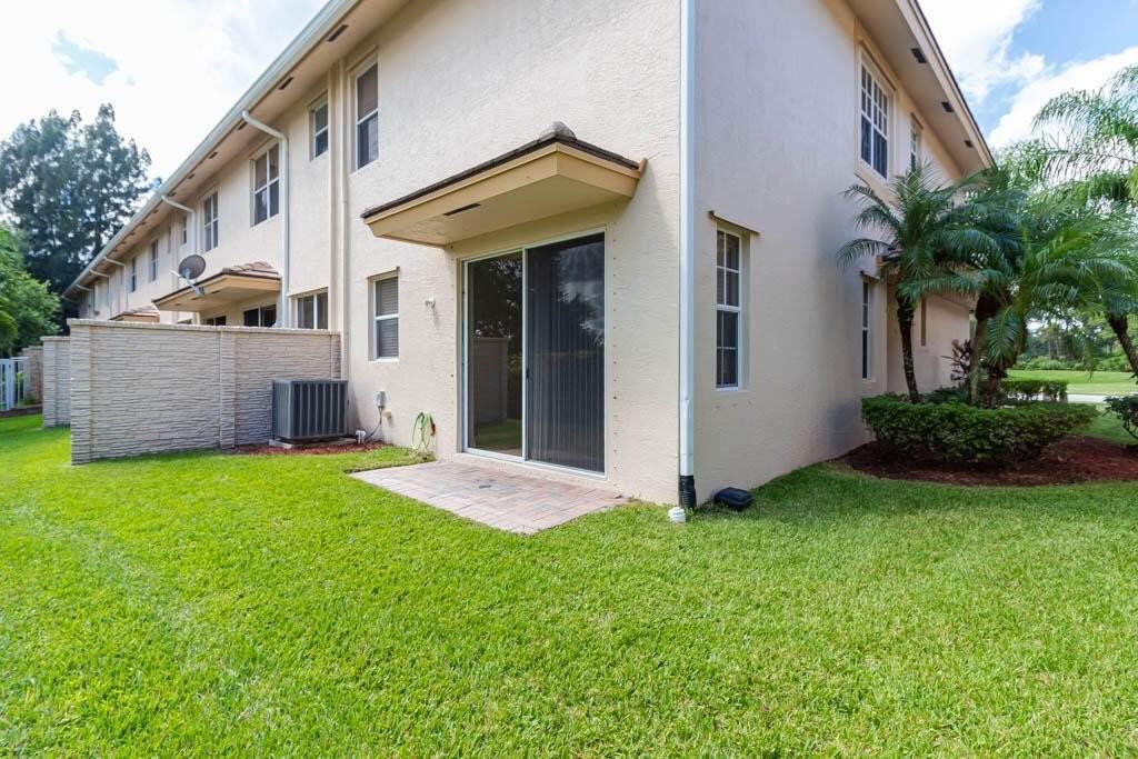 356 Se Bloxham Way - Photo 5 of 50