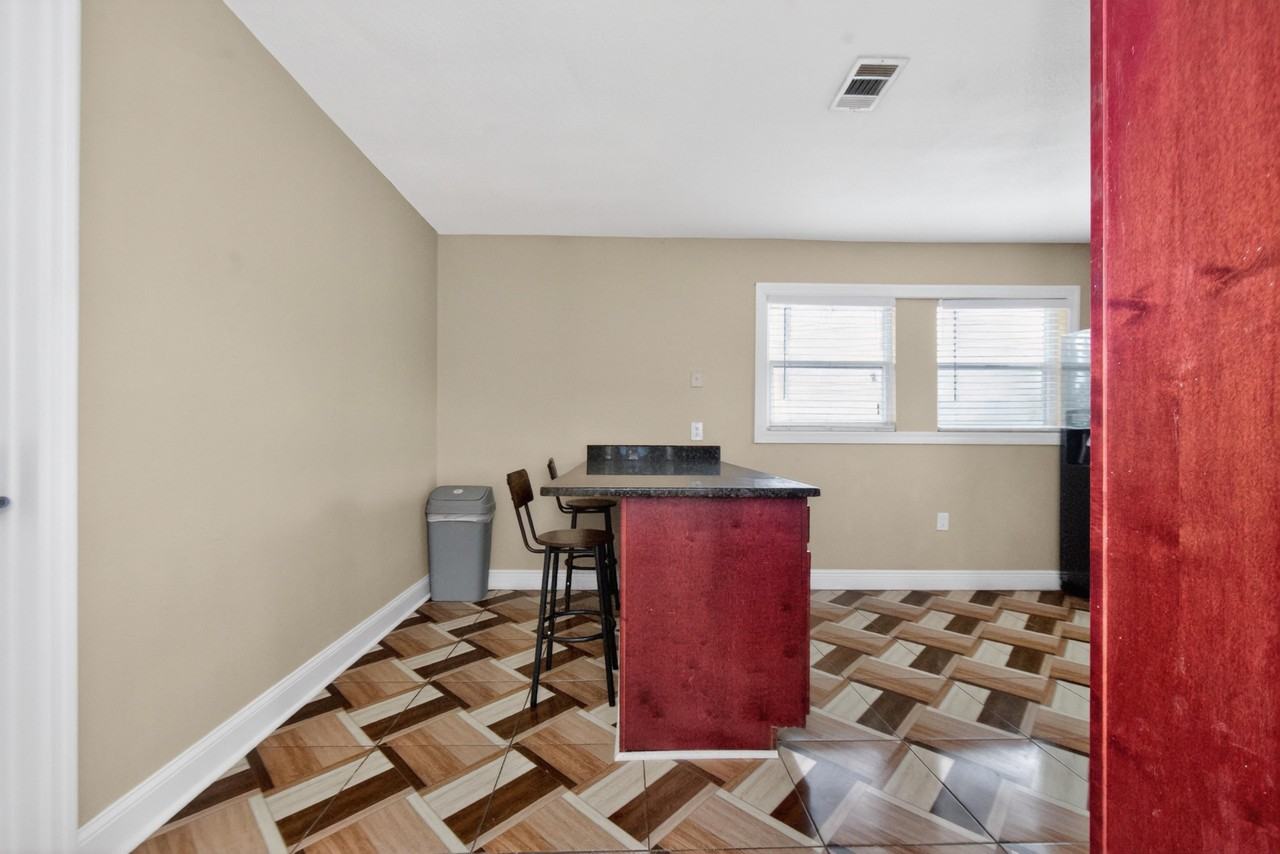 Sweetbay Ln - Photo 6 of 23