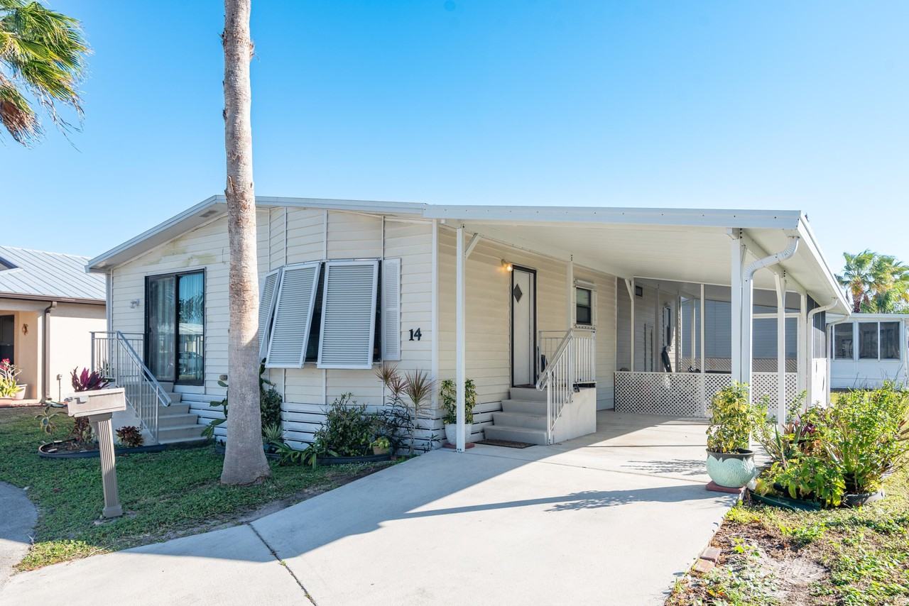 14 Jacaranda Ln - Photo 2 of 43