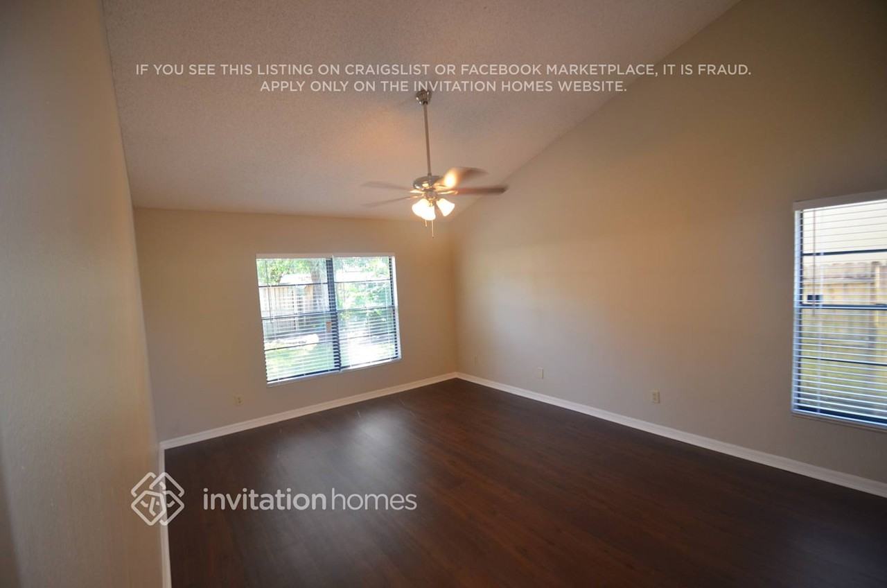 4806 Foxshire Cir - Photo 5 of 10