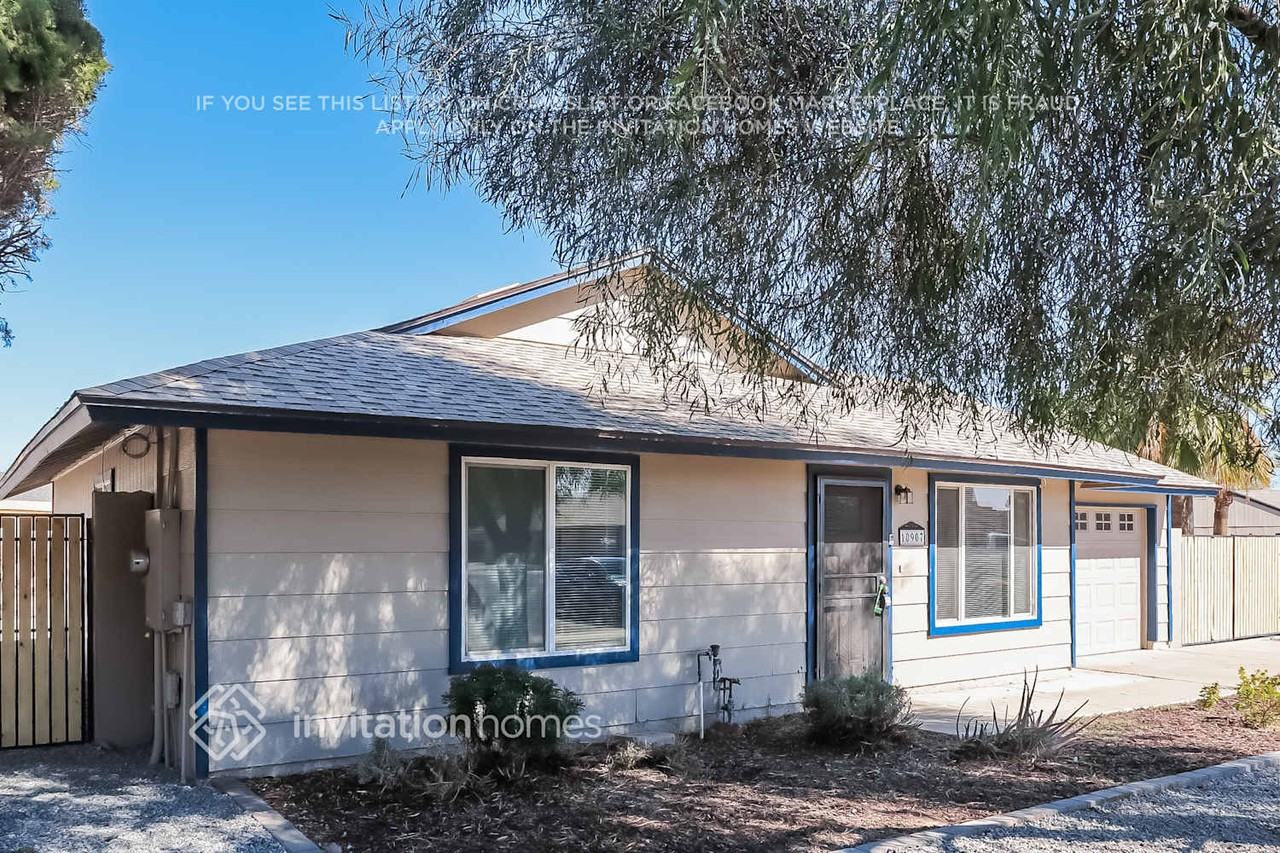 10907 N 72nd Ave - Photo 2 of 16