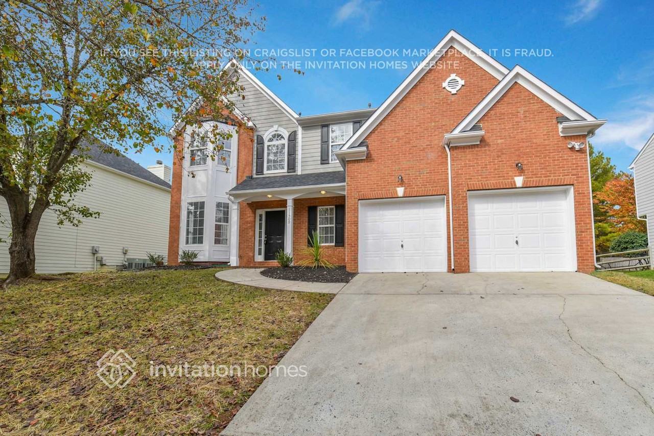 11509 Leigh Glen Cir - Photo 2 of 32