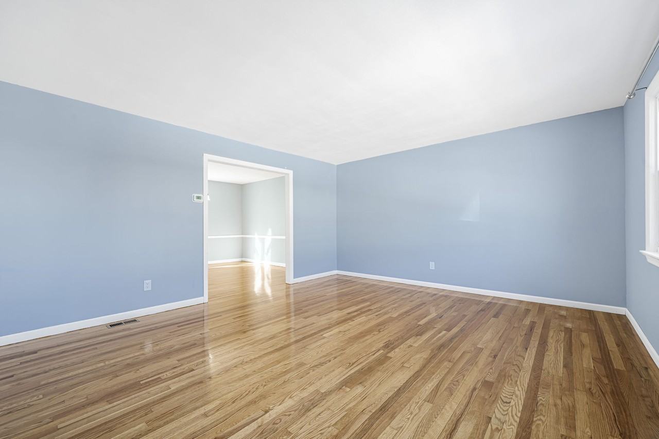 686 Gates Ter - Photo 4 of 15