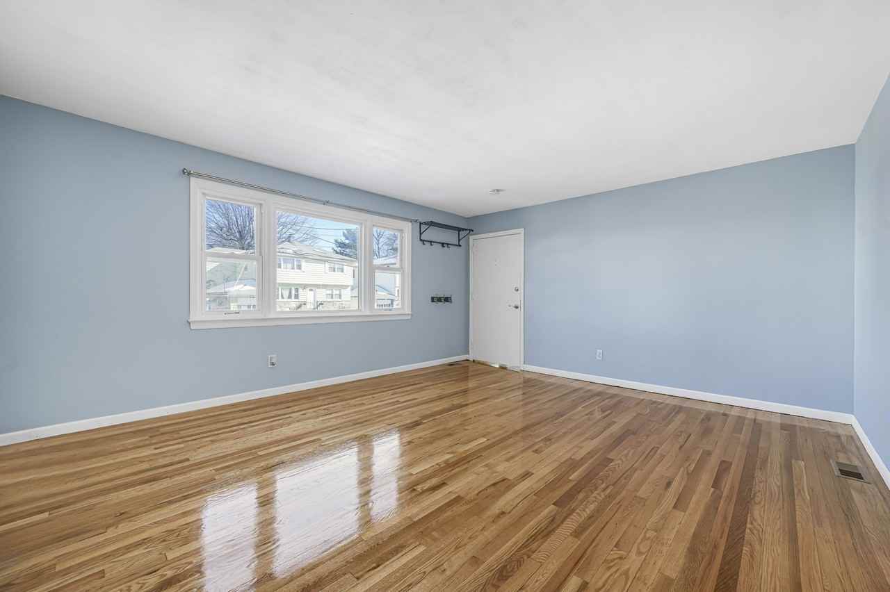 686 Gates Ter - Photo 5 of 15