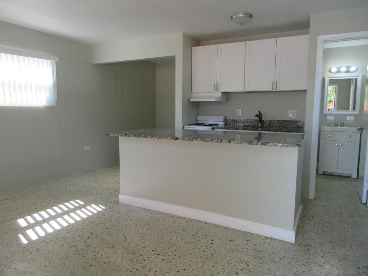 1238 17th Ave N - Photo 3 of 8