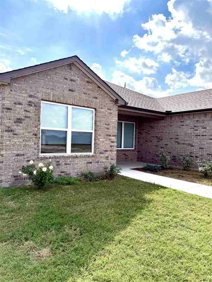 3111 E Hidden Hills Street - Photo 3 of 45