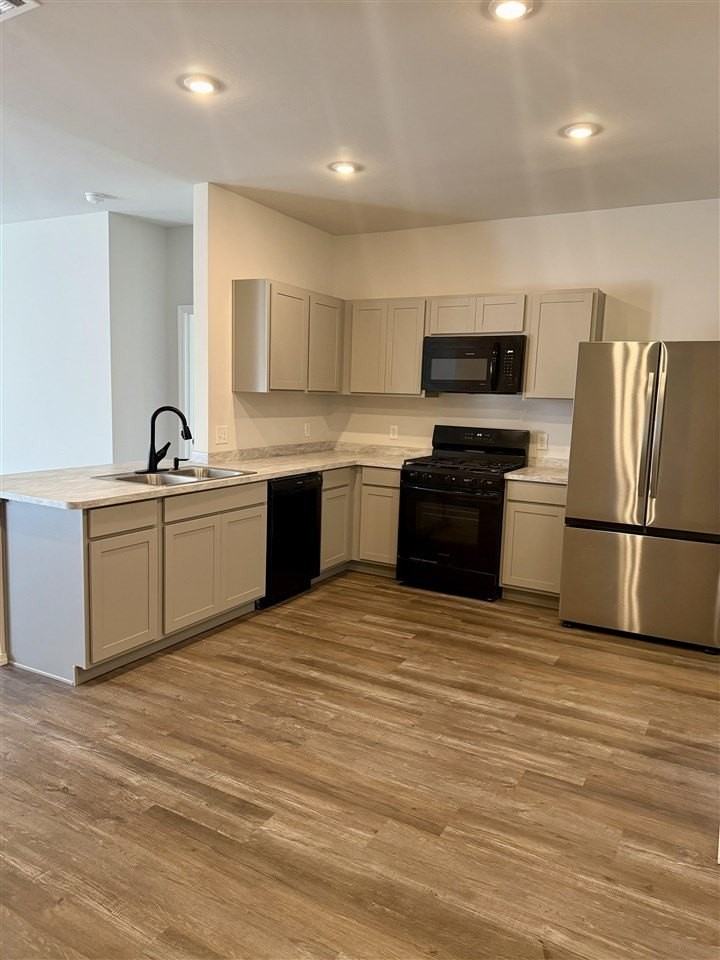 3111 E Hidden Hills Street - Photo 5 of 45