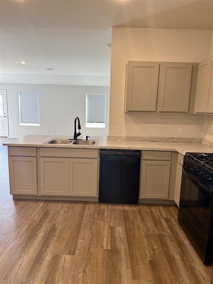 3111 E Hidden Hills Street - Photo 7 of 45