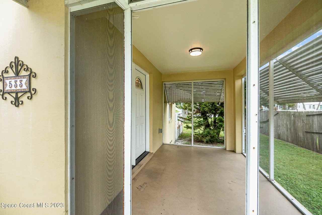 533 E Lincoln Ave - Photo 2 of 18