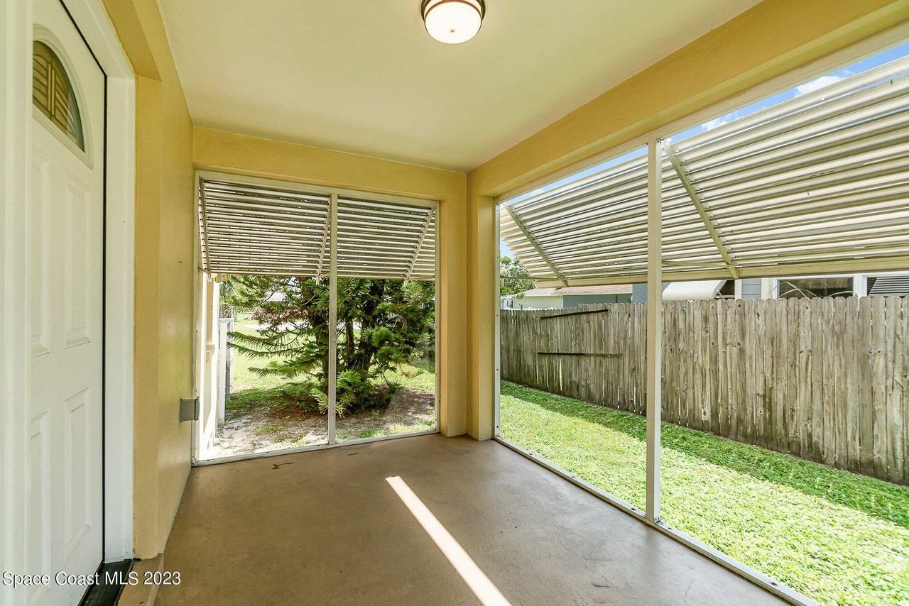 533 E Lincoln Ave - Photo 3 of 18