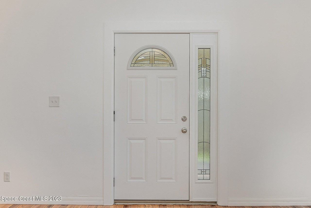 533 E Lincoln Ave - Photo 5 of 18