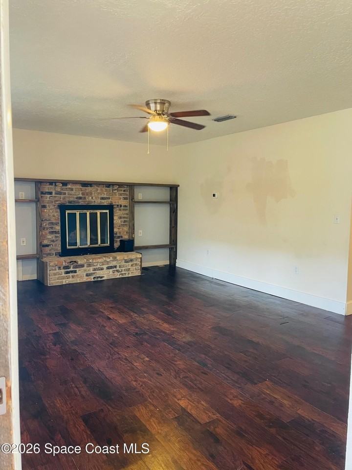 2235 Macedo Rd Ne - Photo 4 of 23