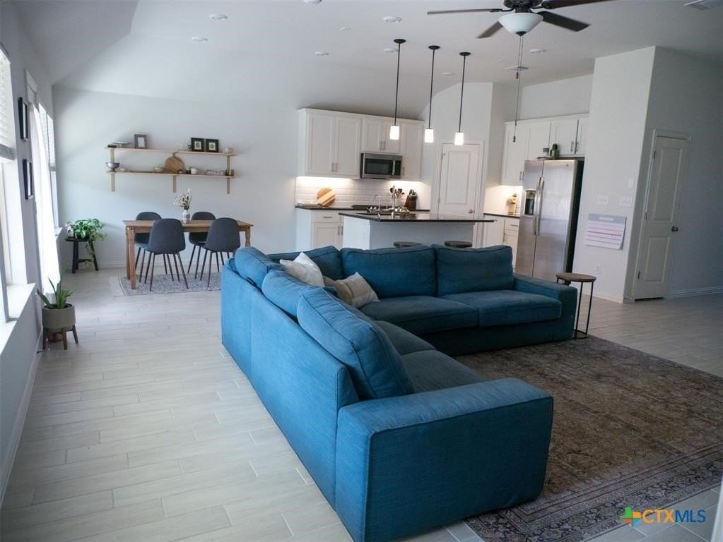 292 Eagle Ford Dr - Photo 3 of 16