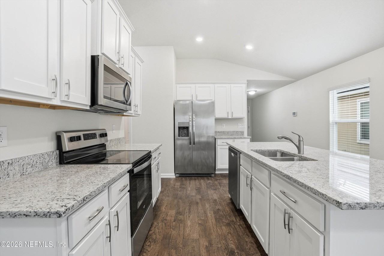 7862 Meadow Walk Ln - Photo 3 of 22