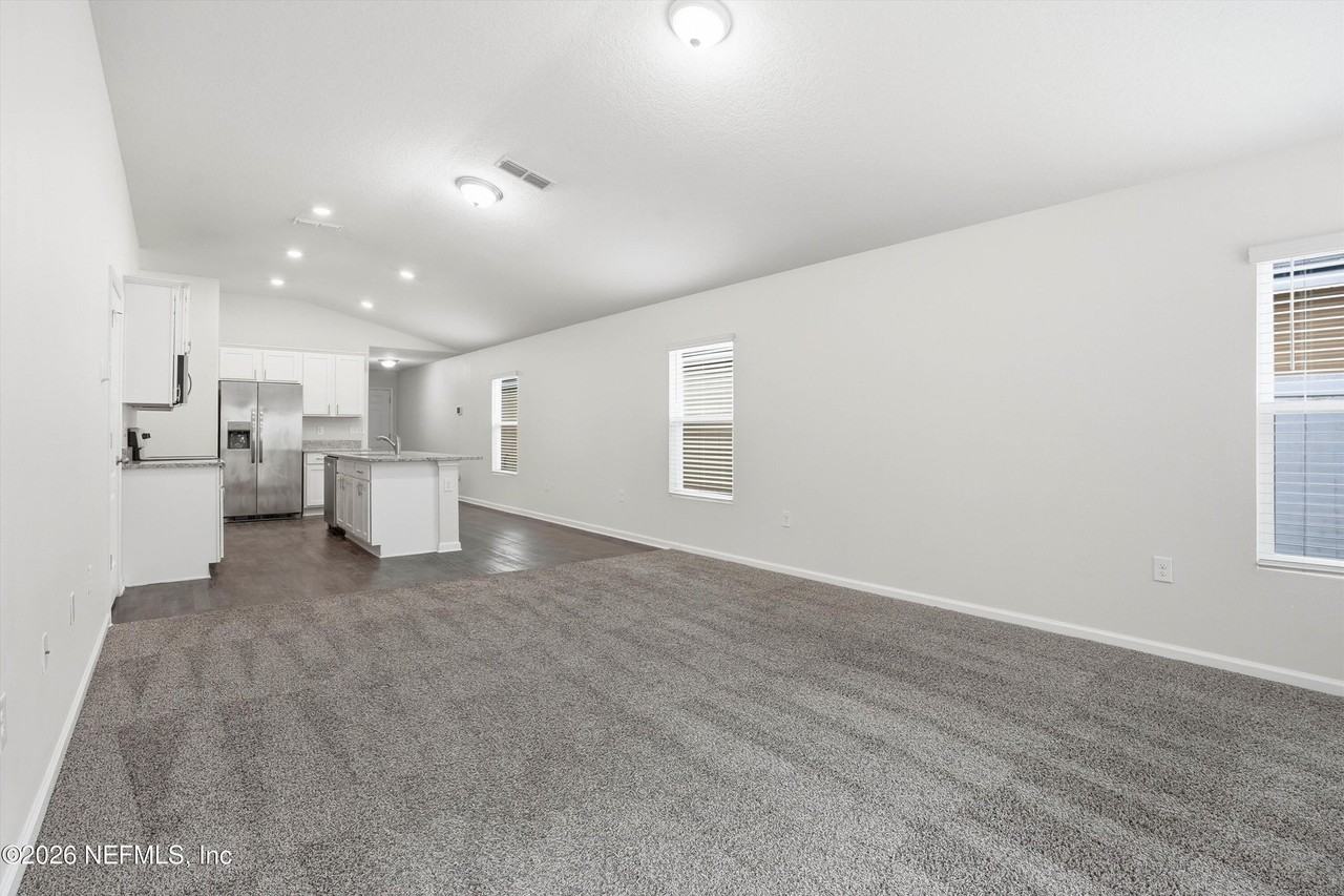 7862 Meadow Walk Ln - Photo 4 of 22