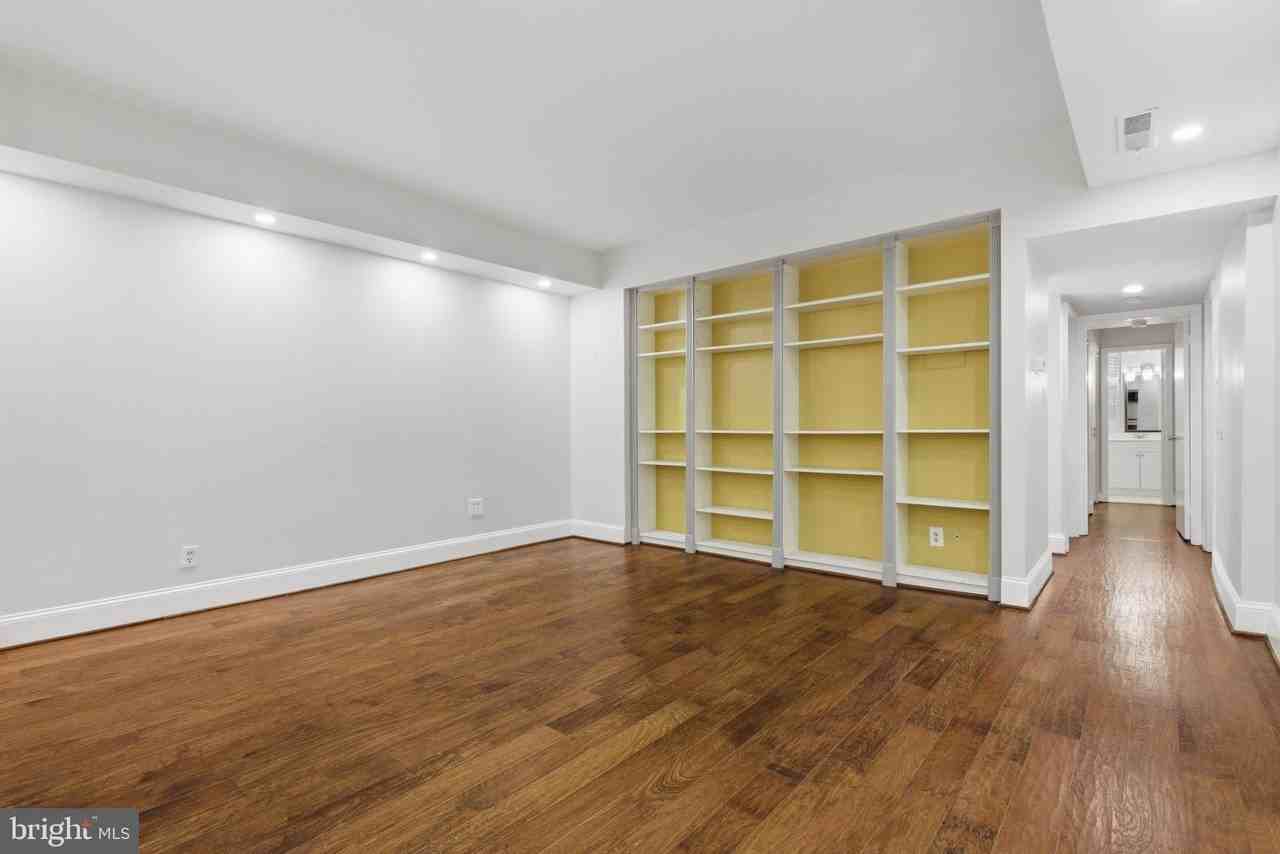 2127 California St Nw Apt 102 - Photo 3 of 14