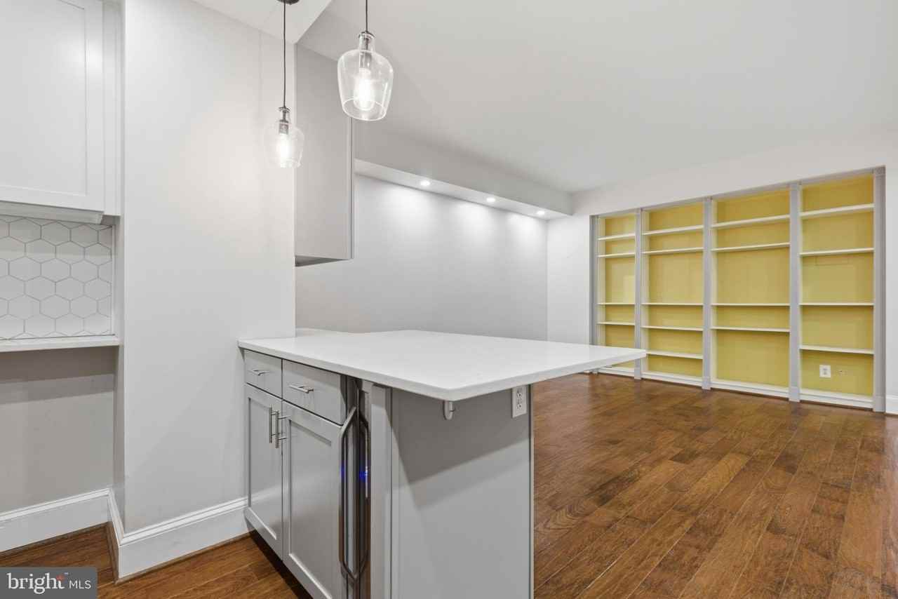 2127 California St Nw Apt 102 - Photo 4 of 14