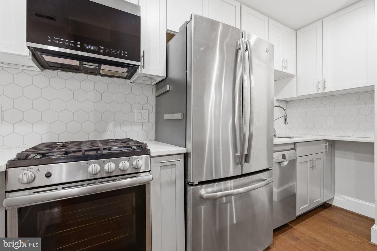 2127 California St Nw Apt 102 - Photo 5 of 14