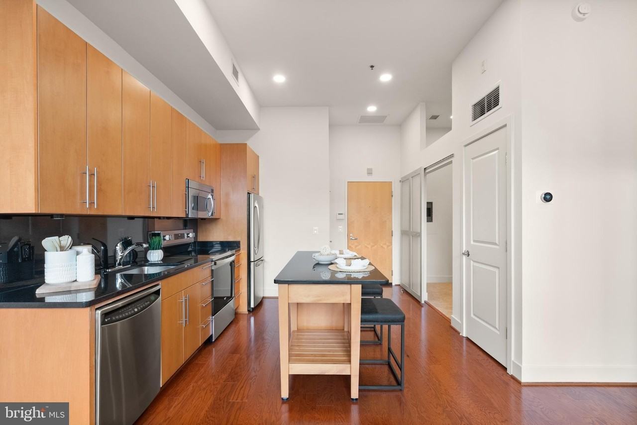 2125 14th St Nw Apt 207w - Photo 7 of 17