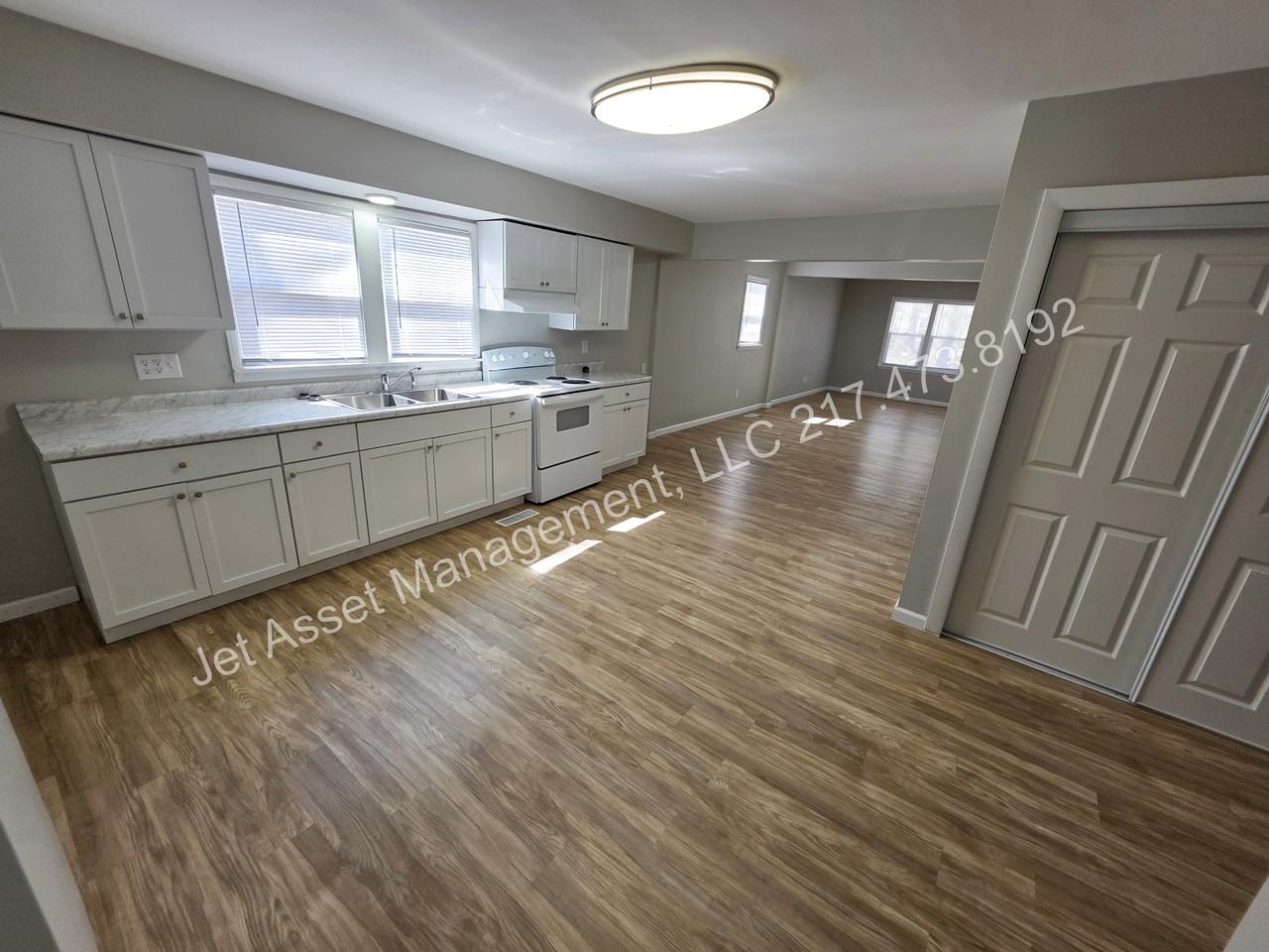 3004 S Woodward St - Photo 6 of 18