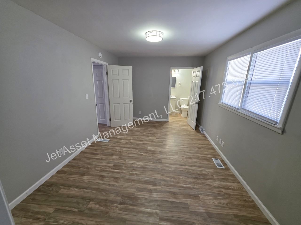 3004 S Woodward St - Photo 7 of 18