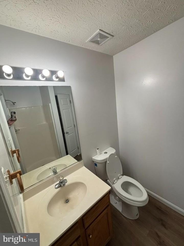 8002 Bullfinch Pl - Photo 5 of 33