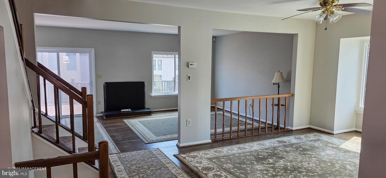 5677 Phelps Luck Dr - Photo 5 of 42