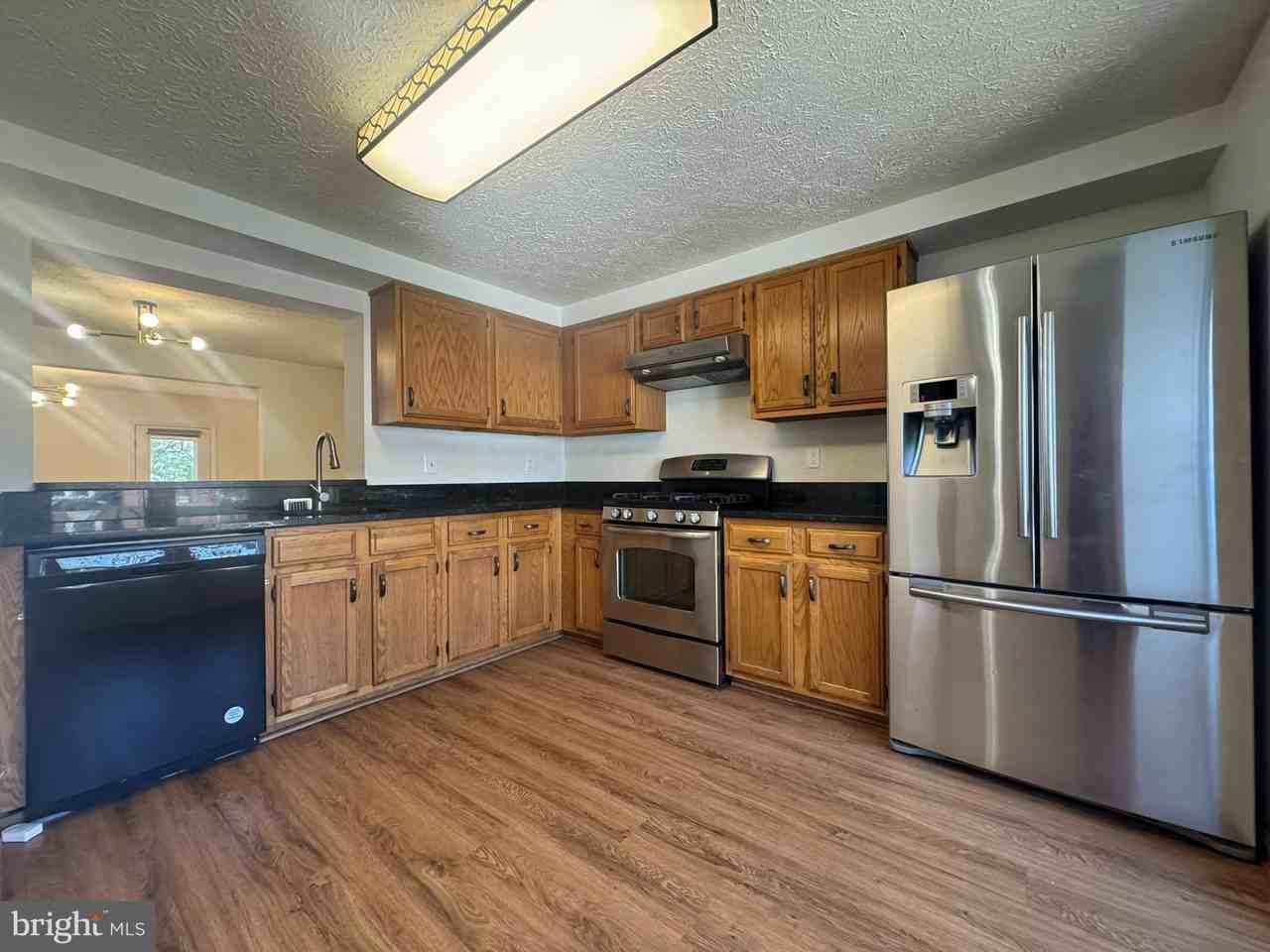 14027 Great Notch Ter - Photo 3 of 21