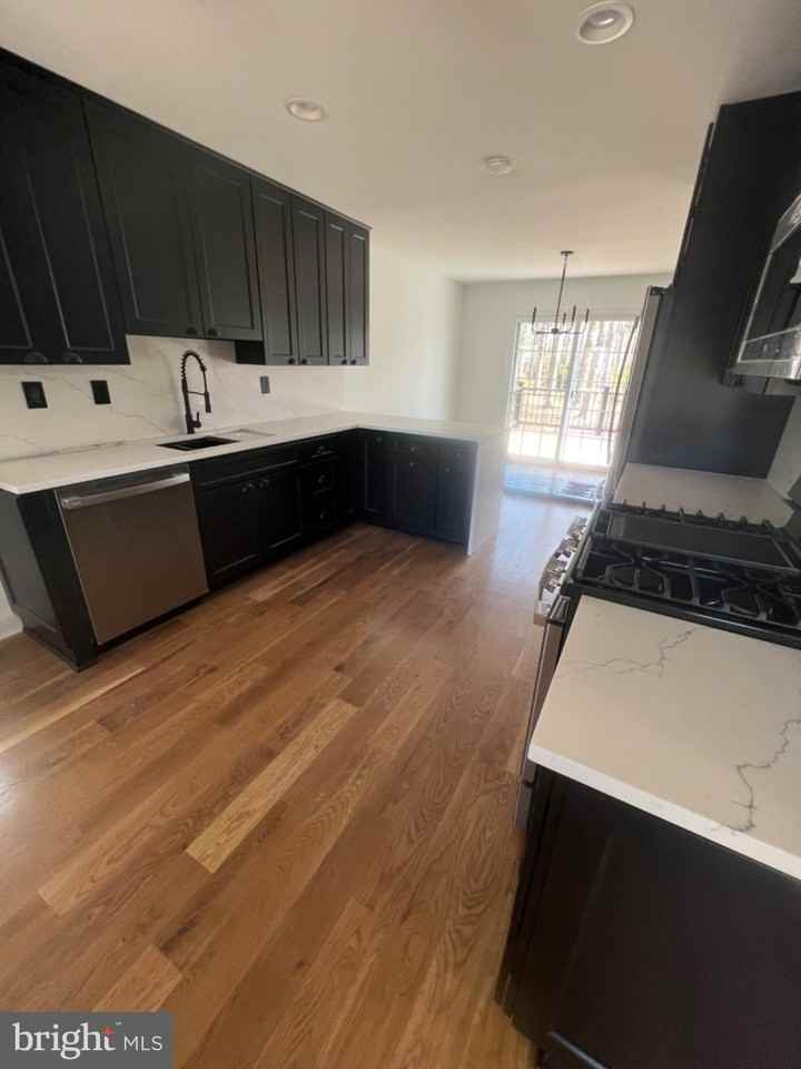 4400 Rendale Ct - Photo 2 of 47