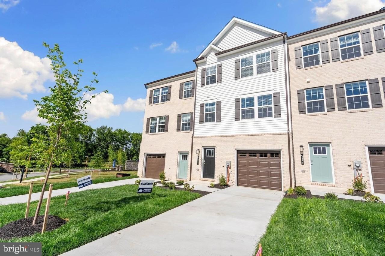 16502 Green Glade Dr - Photo 2 of 34