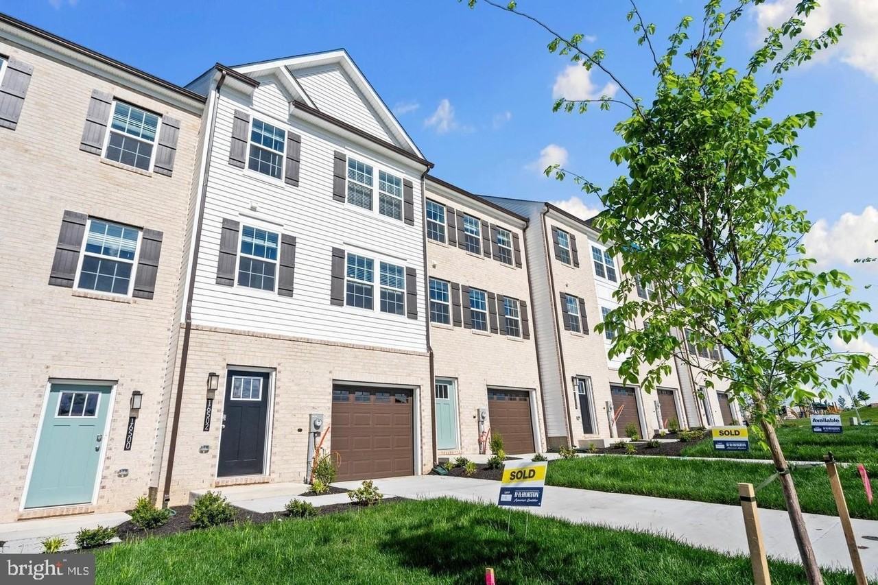 16502 Green Glade Dr - Photo 3 of 34