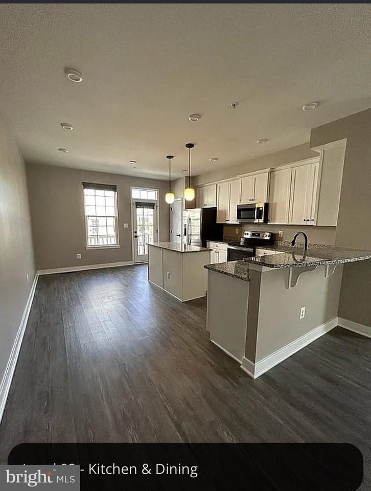 8110 Miner St - Photo 3 of 6