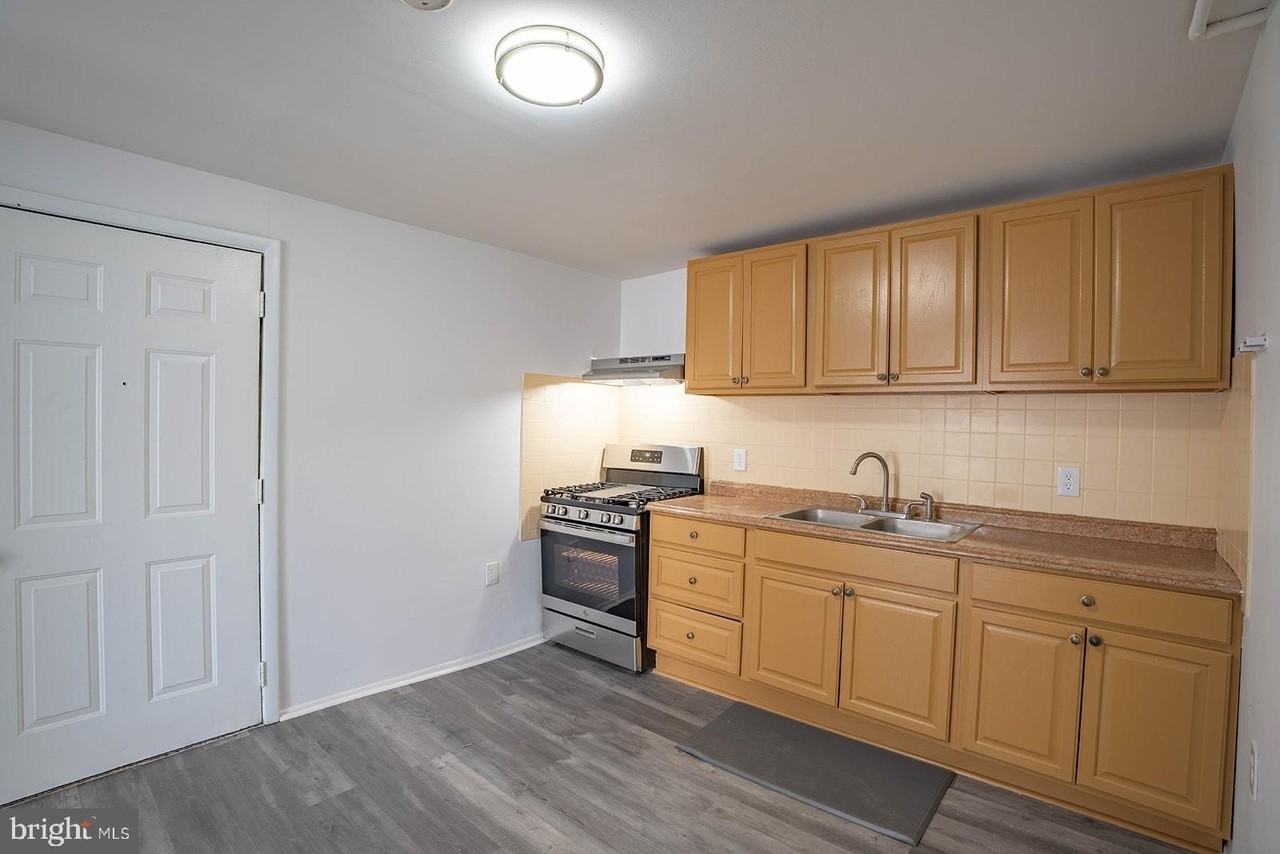 120--122 PERRY - Photo 7 of 16