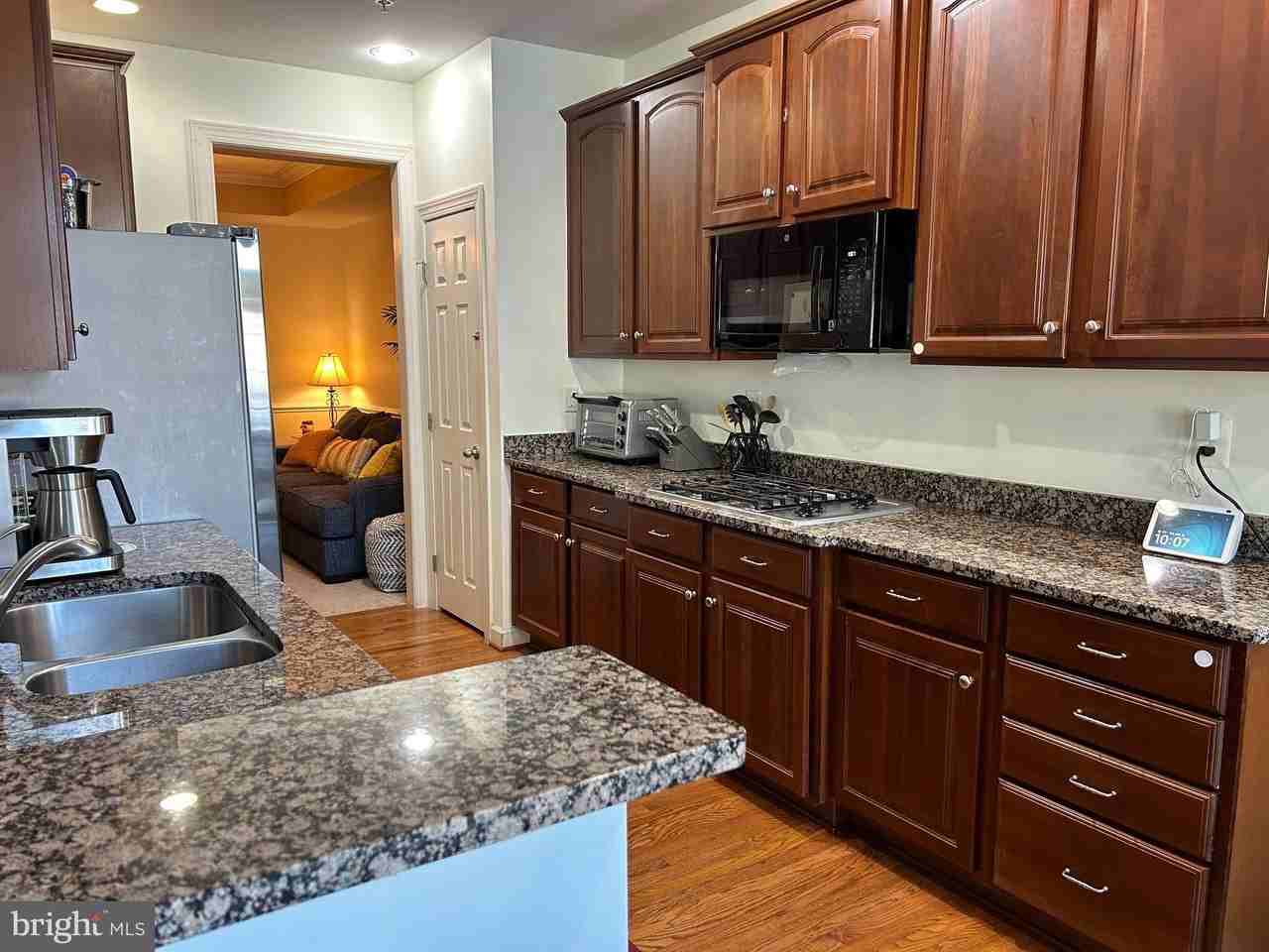 338 Village Way - Photo 6 of 37