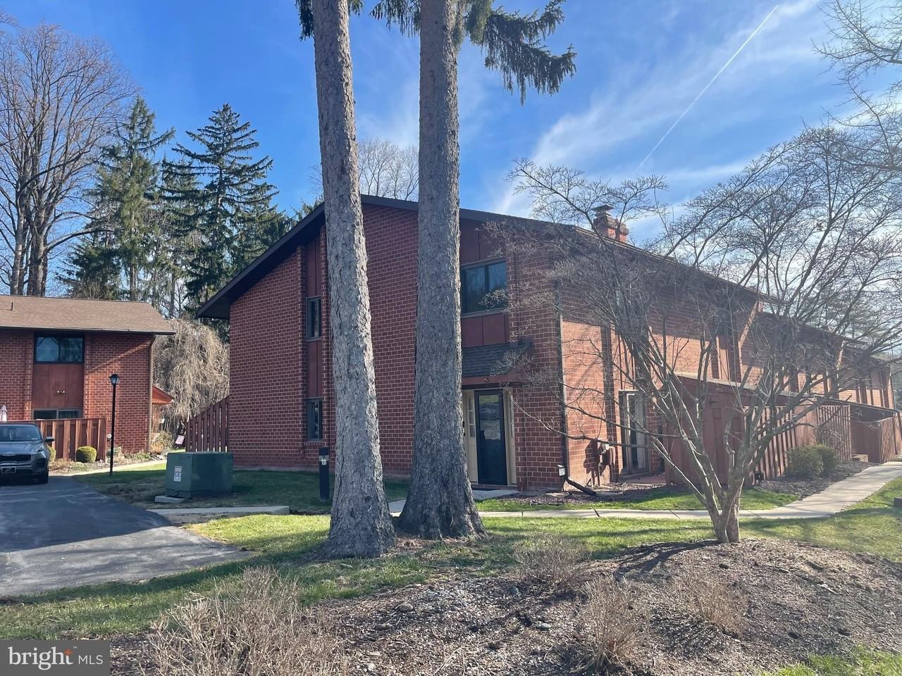 301 Worthington Dr Unit 301 - Photo 3 of 50