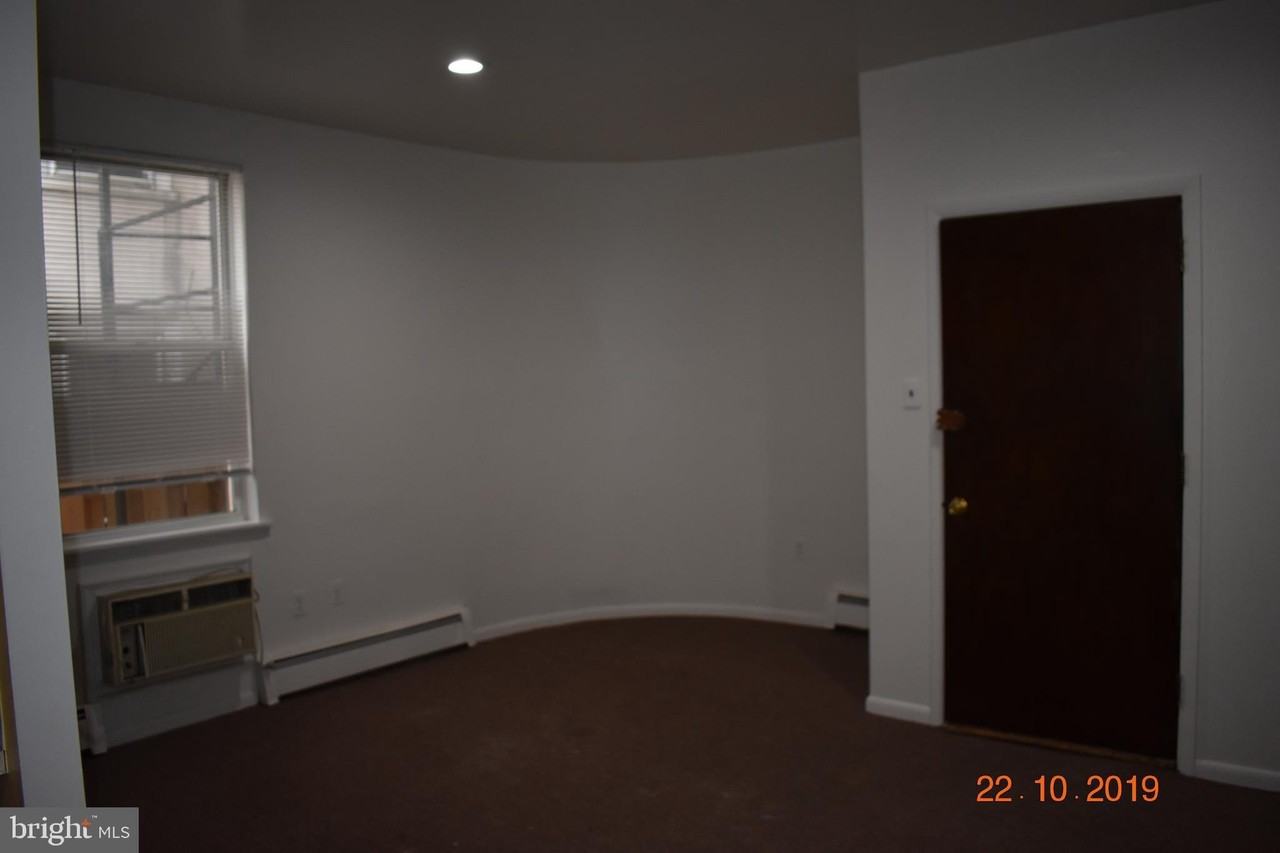 138 W Market St #1REAR