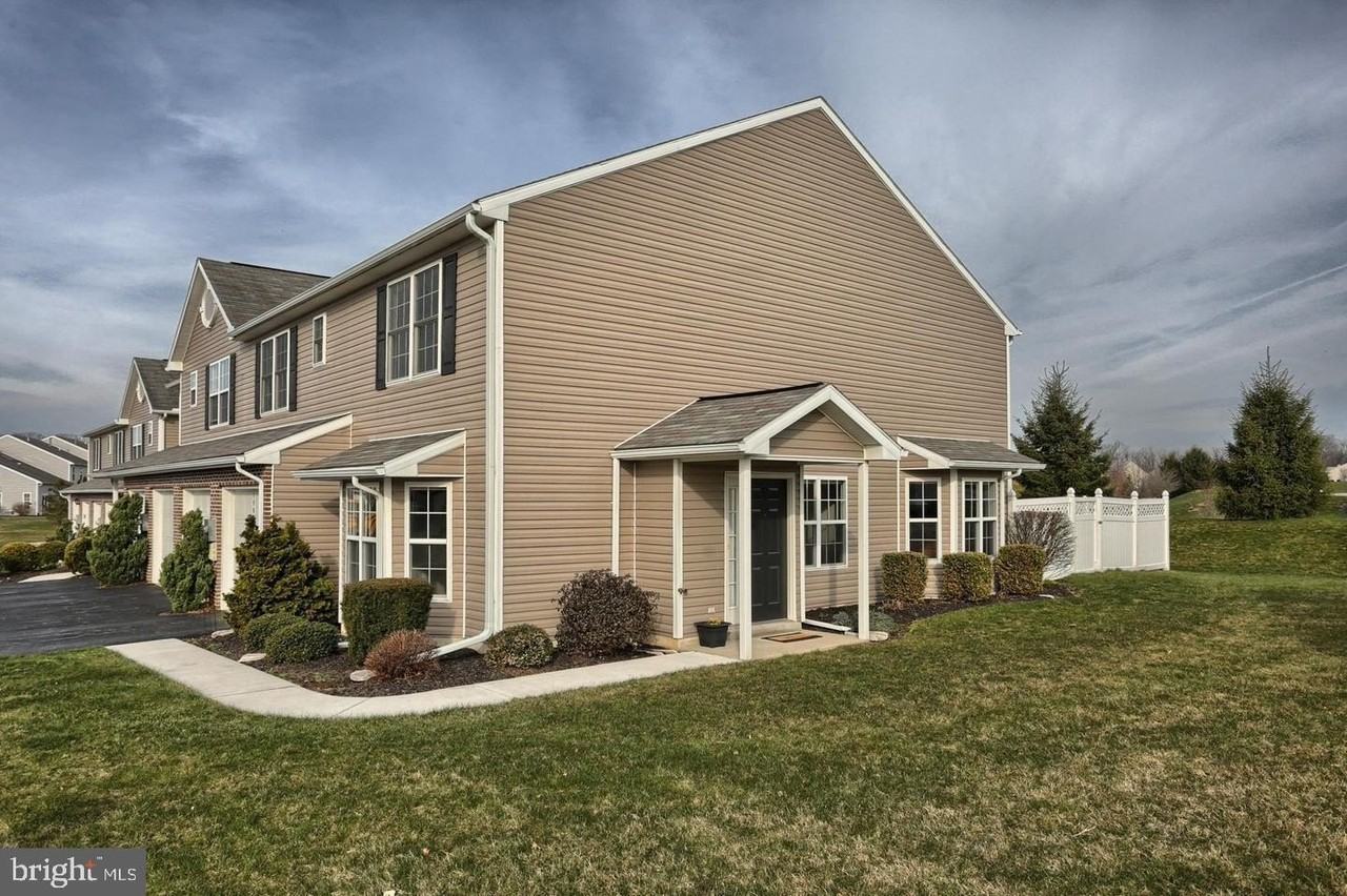 150 Merlin Dr - Photo 2 of 23