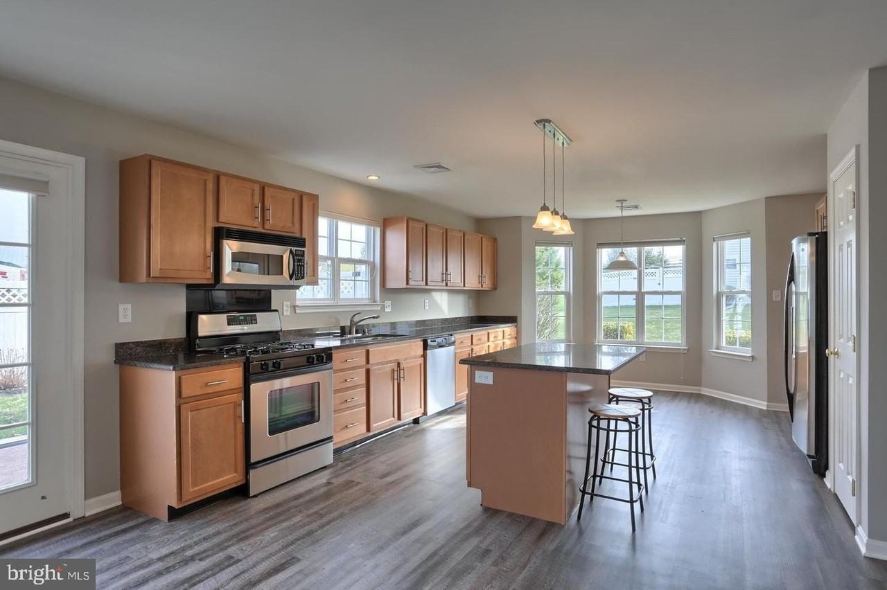 150 Merlin Dr - Photo 6 of 23