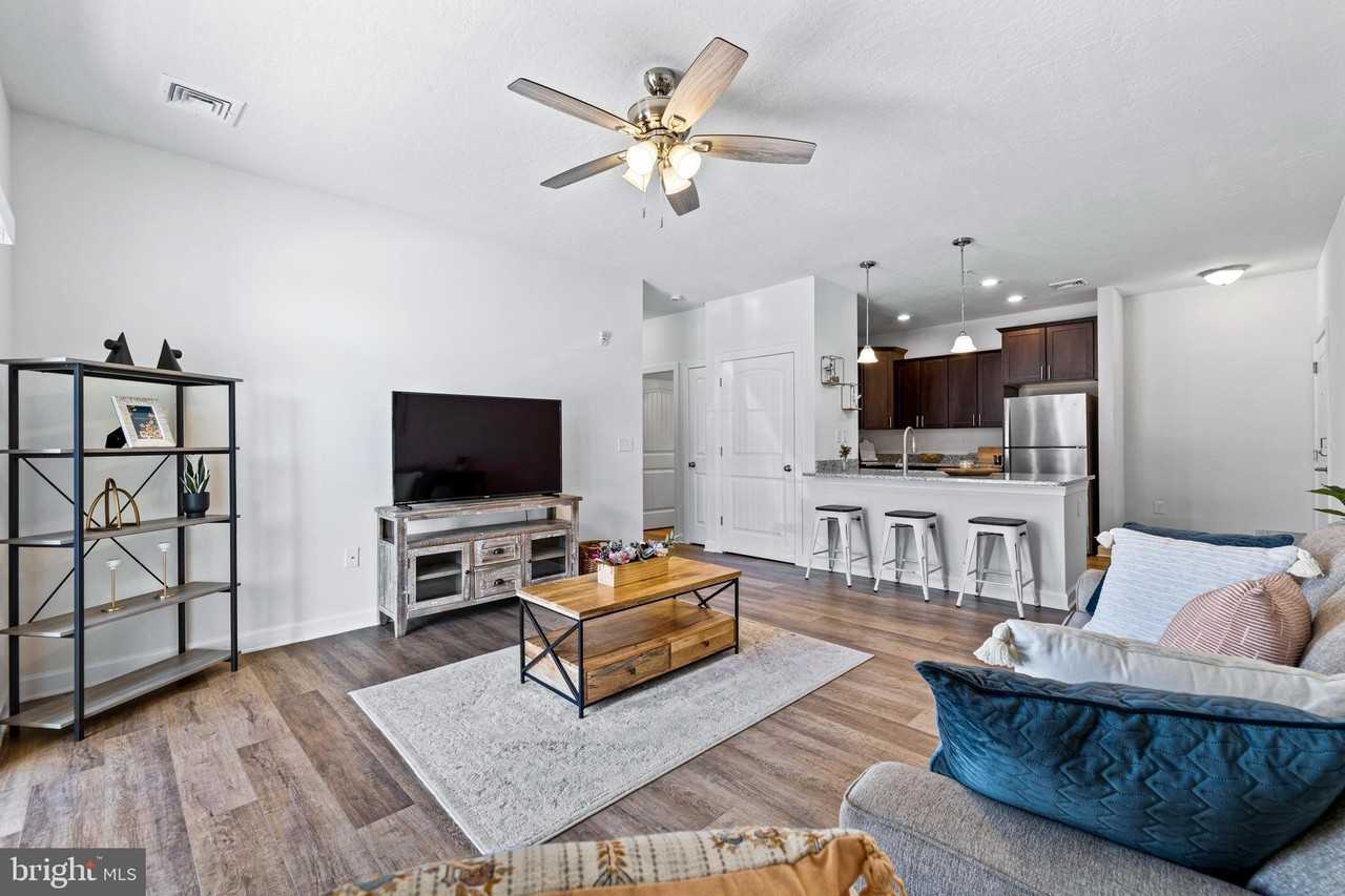 2204 Lincoln Way - Photo 4 of 18