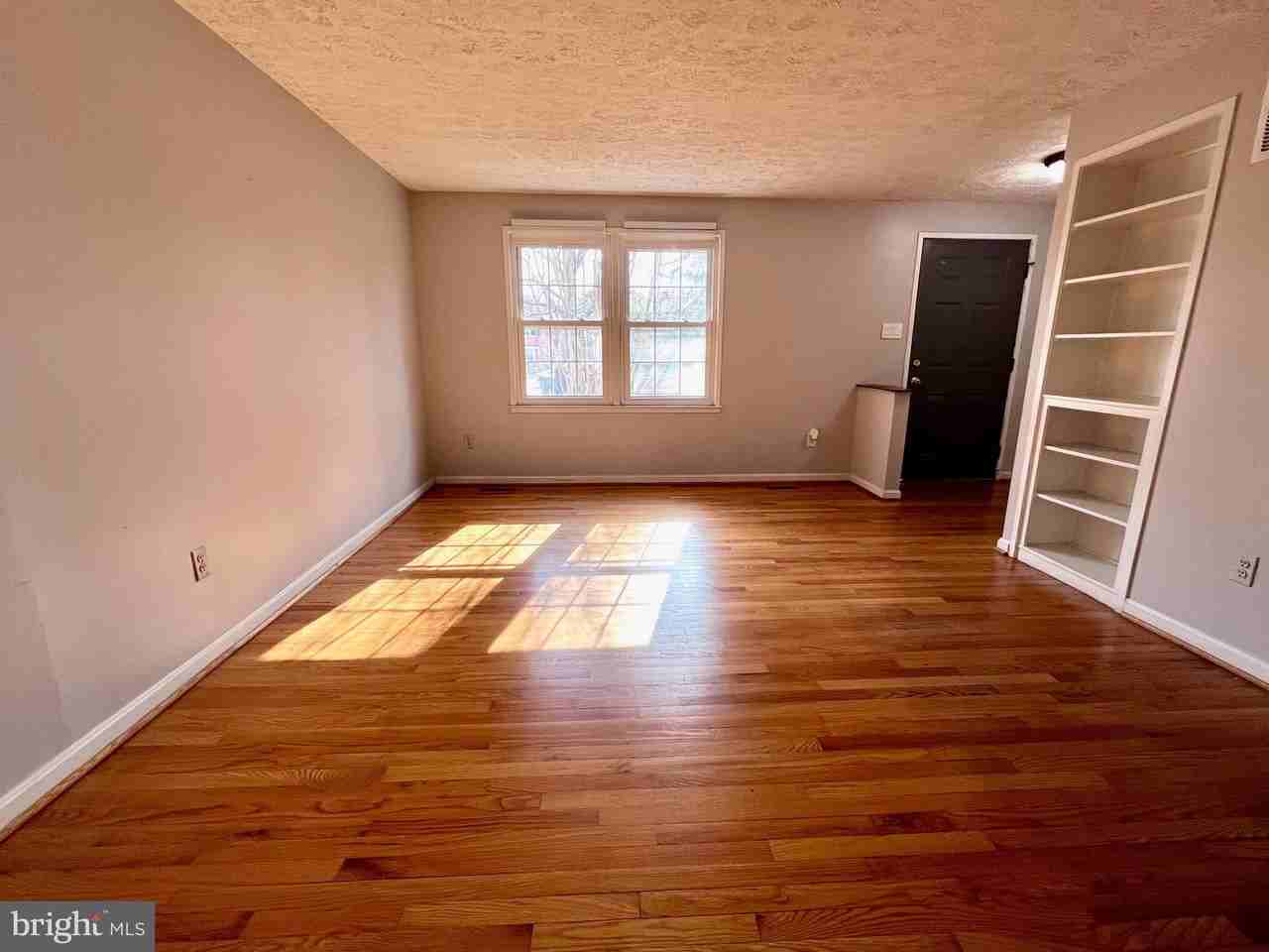 305 Gundry Dr - Photo 4 of 44